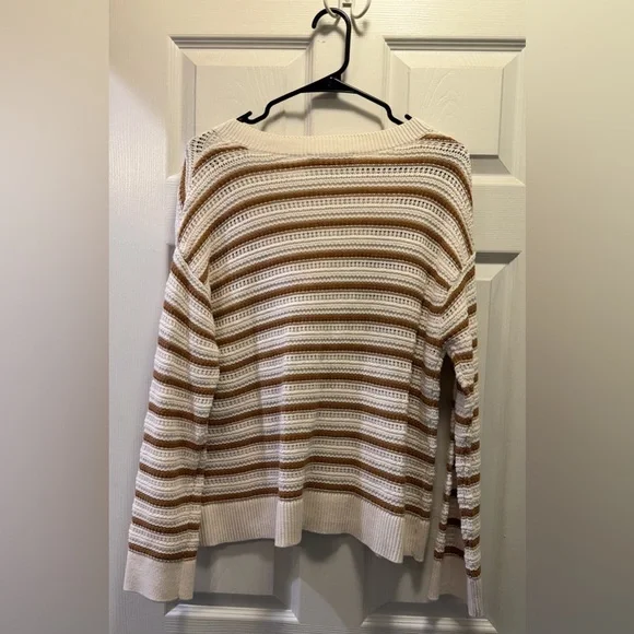 LOFT NWT V-Neck Knit Sweater - Picture 3 of 3
